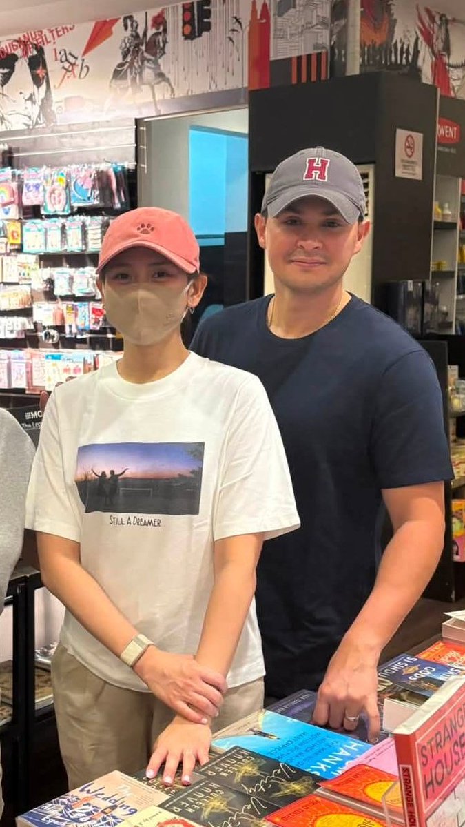 AshMatt_intl's tweet photo. #AshMatt spotted at Alabang Town Center. 😍 @JustSarahG @mateoguidicelli 

📸: Mommy Mely https://t.co/WhTLgMljjc