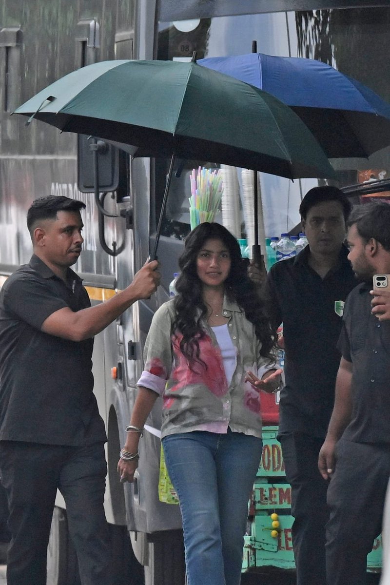 t2telegraph's tweet photo. Director Mani Ratnam has been shooting his latest film in various parts of Kolkata. After Howrah Bridge and Kumartuli, actors Vijay Sethupathi and Sai Pallavi were caught on camera canning portions of 'Production No. 23' at Esplanade Tram Depot and Princep Ghat on Wednesday https://t.co/wyjA8gZJ3q