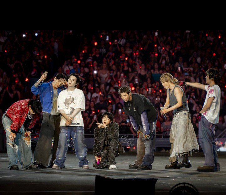 XieBesxie7's tweet photo. I STAND WITH BTS

ARMY are with you!  

#ARMYStandsWith 
BTSWE ARE WITH YOU BTS
WE LOVE YOU BTS
WE SUPPORT BTS
WE'RE PROUD OF BTS
SPOTIFY RESPECT BTS
STOP MESSING WITH NORMAL STREAMS
ARMY PUSH ARIRANG TO THE TOP https://t.co/LNZOGzC2Fc