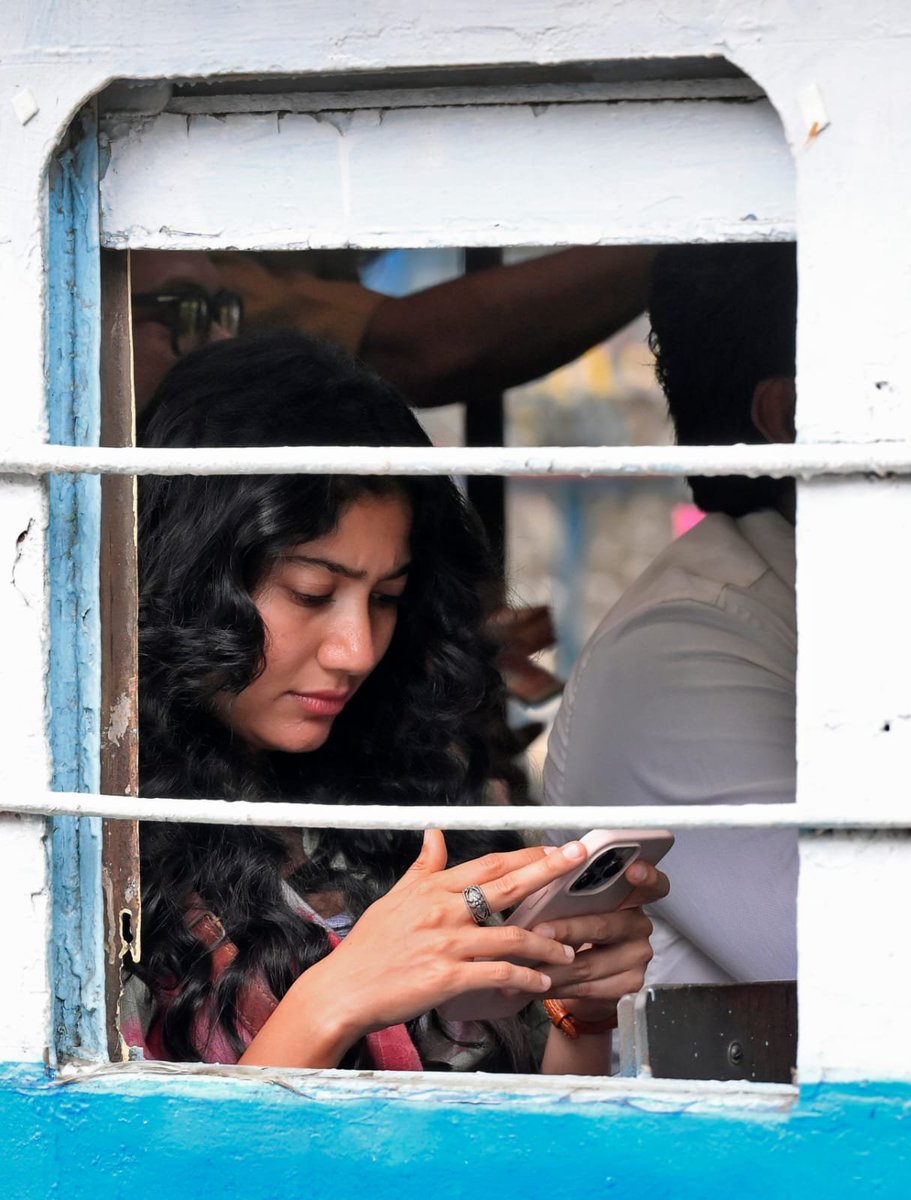 t2telegraph's tweet photo. Director Mani Ratnam has been shooting his latest film in various parts of Kolkata. After Howrah Bridge and Kumartuli, actors Vijay Sethupathi and Sai Pallavi were caught on camera canning portions of 'Production No. 23' at Esplanade Tram Depot and Princep Ghat on Wednesday https://t.co/wyjA8gZJ3q