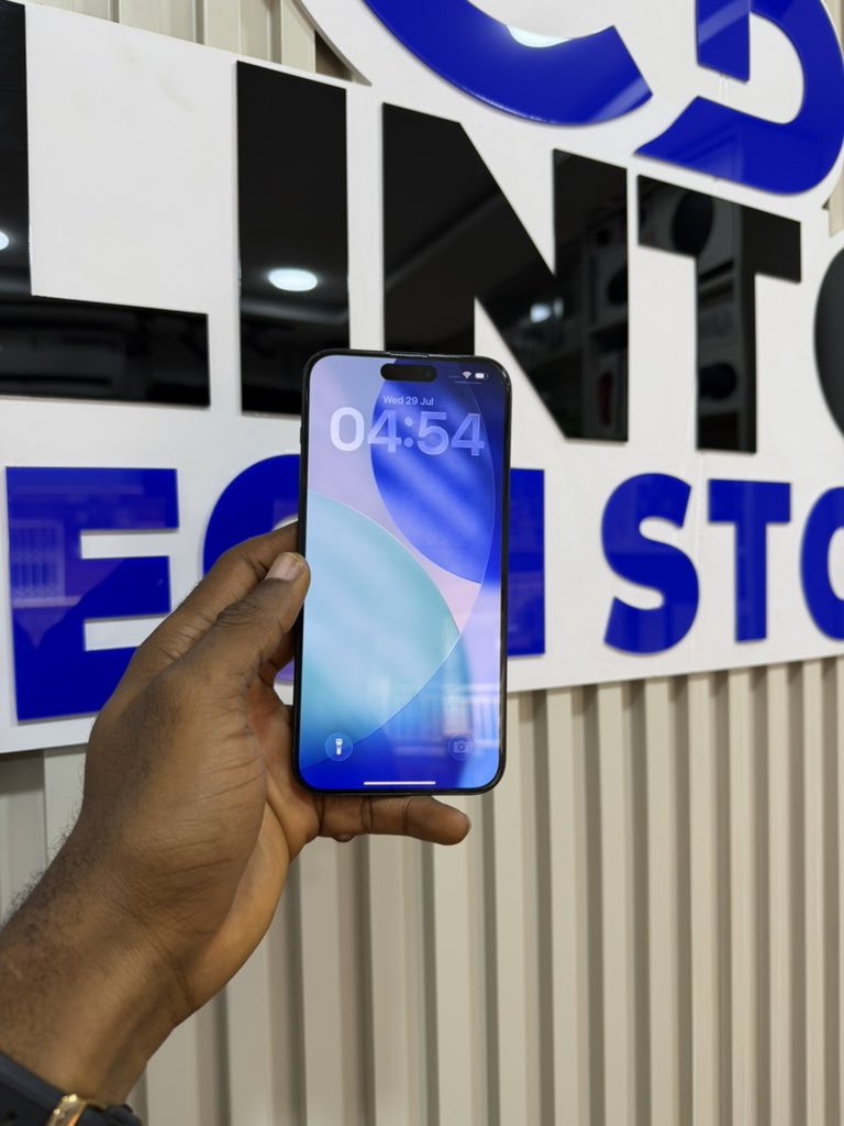 clintontechstor's tweet photo. Extremely neat 15 pro max 256

N890,000

Send us a WhatsApp message to purchase or contact us on WhatsApp: 08145420926 or call: 08068868691

Address: FA62 NEW BANEX, Wuse 2 #gadgets #phones #iphones #accessories #clintontechstore #banex #banexplaza https://t.co/qbZYlzt01N