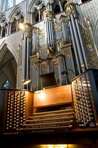 WAbbeyChoir's tweet photo. Apply now to be our Organ Scholar for 2027-28!

The recipient of this one-year postgraduate scholarship will give all-round support to our organists including playing for services and assisting with training our choristers.

Applications close on 21 September (see details below) https://t.co/MKA9BkzKRL