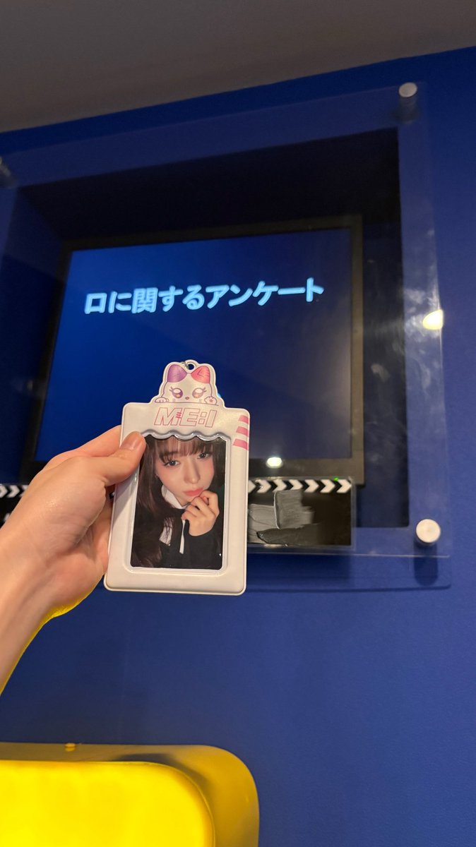 okuuno_ai's tweet photo. 今しがた行って参りました
電子チケットやから半券もなければ謎にポスターも無くてなんの証拠にもならんの泣くねんけどそんなことより怖かった、、、面白かった、、、、
持ちうる中で最もミステリアスな桃奈のトレカを持参しました🖤
ガチで怖くて今桃奈の顔見れんくてやばい。それくらい名演技でした https://t.co/n6498nU05y