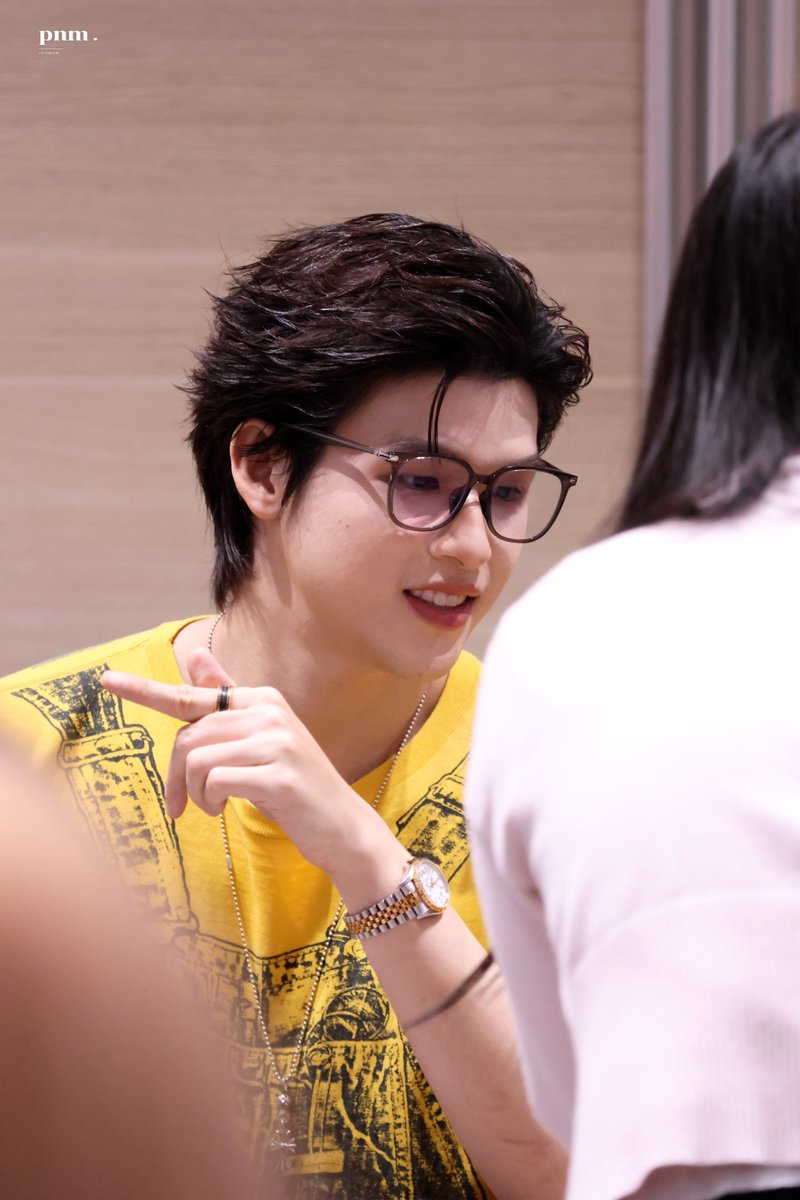 realpnm's tweet photo. แว่นมานี่มาๆๆๆ มา ชอบ 😭😭

SKYNANI SMYLENEONA FANSIGN

#งานมหกรรมนิยายนานาชาติ2026xSkyNani
. ˚ @skywongraveee ⟡ #skywongravee ⋆  * https://t.co/7QnDxIEiRc