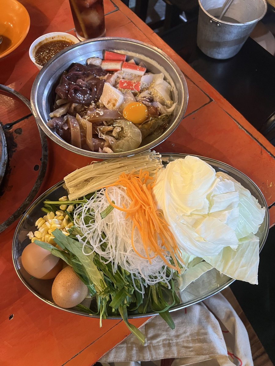 Hellobenz1's tweet photo. 📍ต้นหมูกระทะ 🫣
อีกร้านที่กินบ่อยย น้ำจิ้มแซ่บ น้ำซุปนัว หมูหมักอร่อยย ราคาดี ให้เยอะอยู่นะ นี่กินชุด 399 มีแป๊ปซี่แถมด้วยย แล้วก็สั่งชุดเล็ก 199
ส้มตำอร่อย ปลาร้านัวอะ 
; สาขาอนุสาวรีย์ 🤏🏻 https://t.co/kaVeZtB6Mz