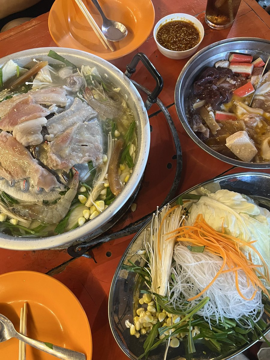 Hellobenz1's tweet photo. 📍ต้นหมูกระทะ 🫣
อีกร้านที่กินบ่อยย น้ำจิ้มแซ่บ น้ำซุปนัว หมูหมักอร่อยย ราคาดี ให้เยอะอยู่นะ นี่กินชุด 399 มีแป๊ปซี่แถมด้วยย แล้วก็สั่งชุดเล็ก 199
ส้มตำอร่อย ปลาร้านัวอะ 
; สาขาอนุสาวรีย์ 🤏🏻 https://t.co/kaVeZtB6Mz