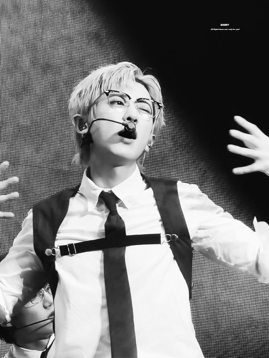 92_oey's tweet photo. 260726 
EXhOrizon in Singapore
#CHANYEOL #찬열 https://t.co/6CbJUjrNXs