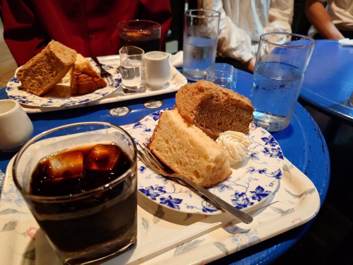 IndenSeminar's tweet photo. 前期卒論指導が終わり、神保町の喫茶店に。良い夏休みを。 https://t.co/3d9rI4i84b
