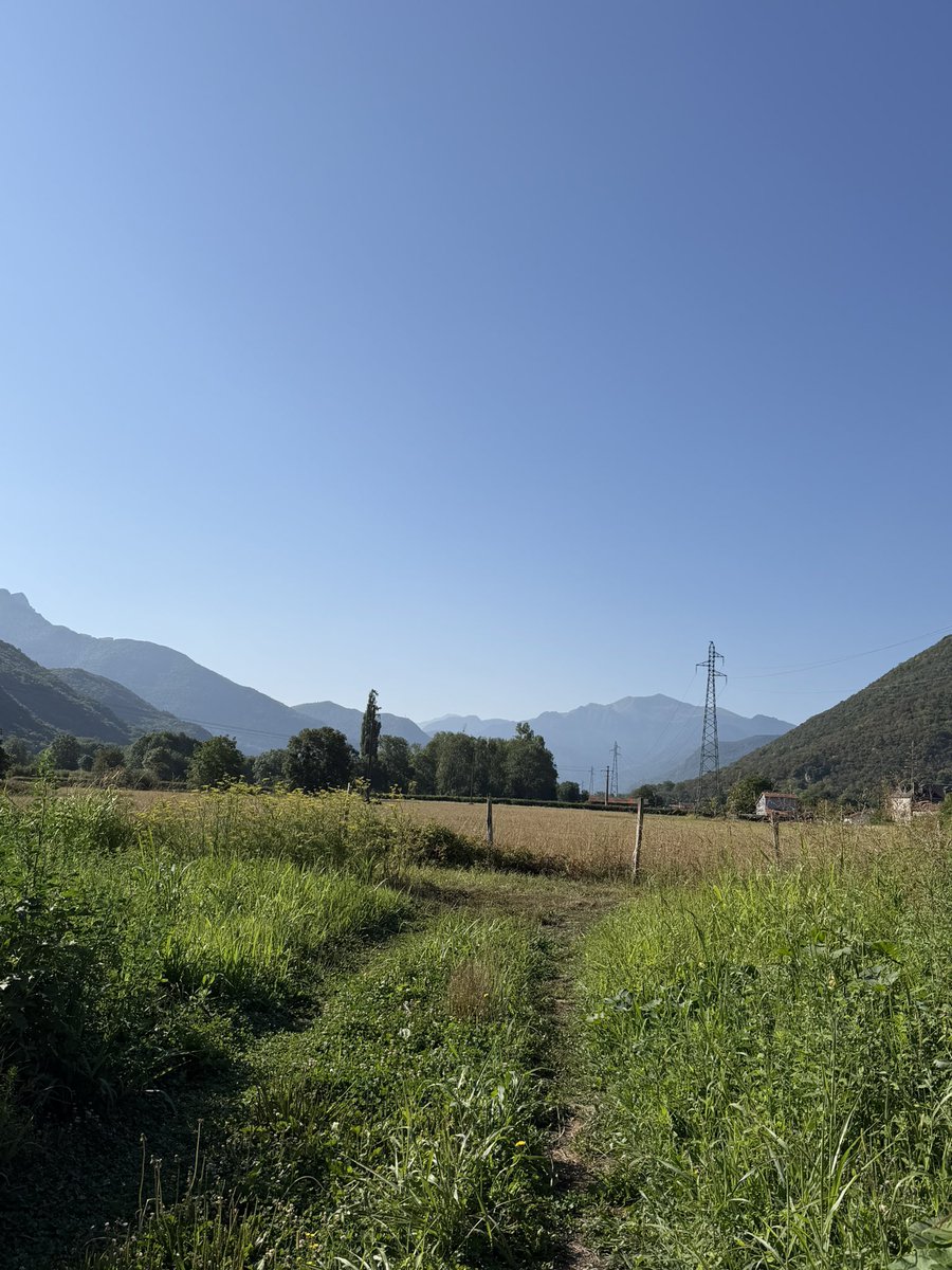 MisryC's tweet photo. @Mp97440 Oui oui nous avons une maison dans les hautes Pyrénées c’est notre refuge Merci https://t.co/vVCECQzDFQ