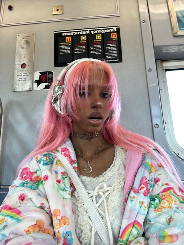 filesofarike's tweet photo. i love her style sm. https://t.co/v2De5KXjx4