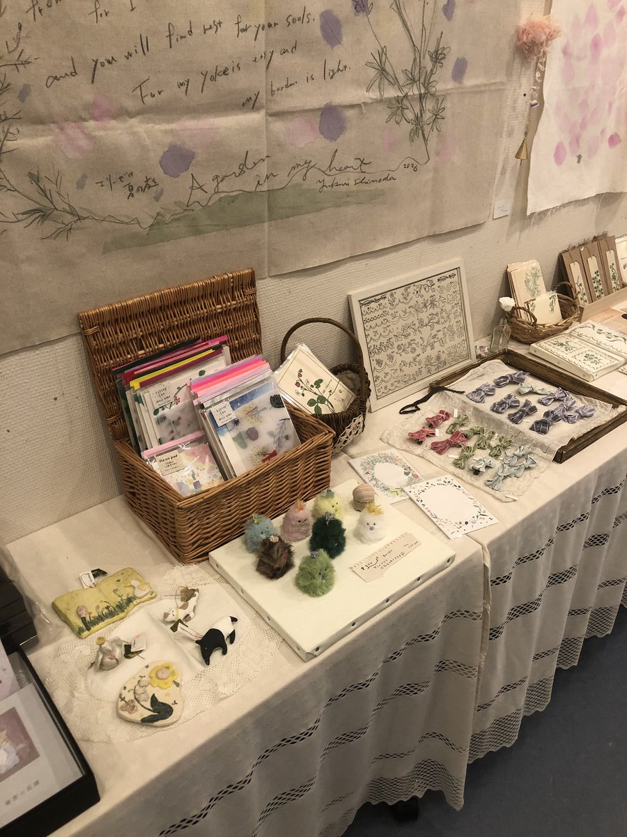 kumotokaze's tweet photo. yukari shinoda
St.Luke's exhibition
エリーゼの夏の庭
at:聖路加第一画廊
夏の庭に、作家さんたちの素敵な作品がお花のように咲いていた。こんなやさしい夏なら好きなのに•*¨*•.¸¸☆*･happa doさん、レクランさん、kokororoさんにもお会いできてとても楽しいひとときでした🌱✨ https://t.co/sHvtHlRxCp