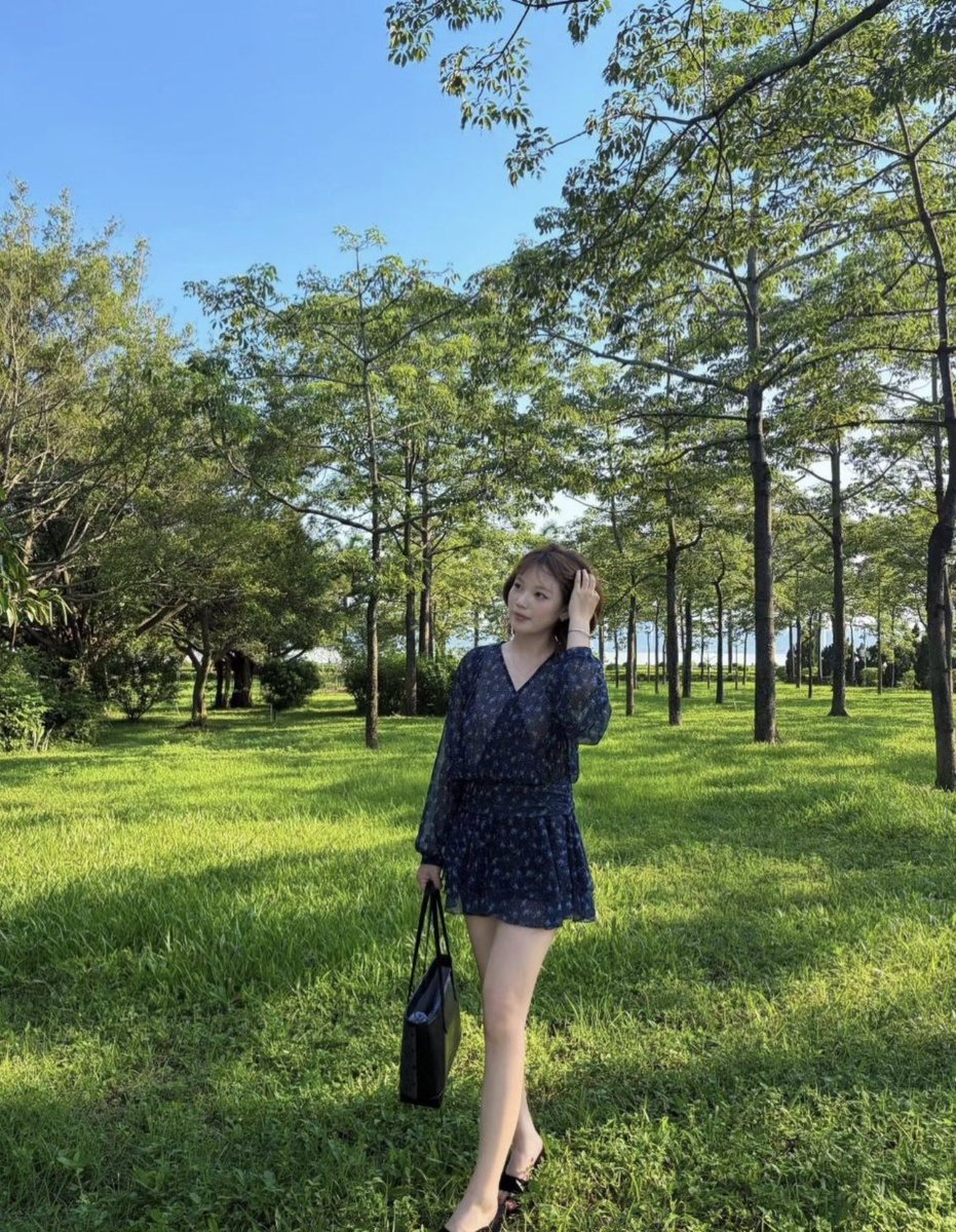 Tmaxxsl9's tweet photo. 反差吗评价一下 https://t.co/lgwZchvL0X
