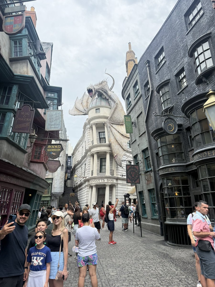 __en99_'s tweet photo. Universal 🎢🇺🇸 https://t.co/lcc3zWoSeY