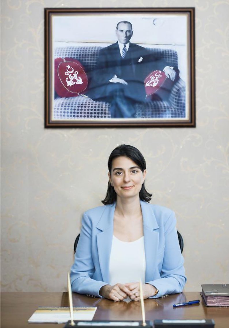 irebecler01's tweet photo. Lan elbette bir gün iktidardan düşeceksiniz, bu yaptıklarınızın yüzde birini size yaptıklarında mağdurluğunuzu nasıl savunacaksınız… https://t.co/tTFeFmYKnU