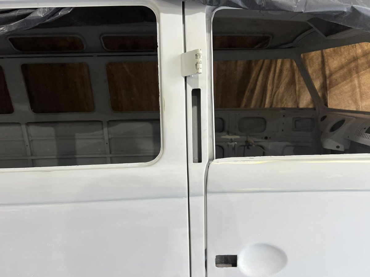 BRClassicCars's tweet photo. This is a 1959 11 windows bus for sale. It takes around 3 months to finish this restoration. Contact us for more details sales@brazilianclassiccars.com Whats app +5541999728218 #aircooled #classiccarsforsale #vwt1 #vwsplitwindowbus #vwbus #projectcar
β¬47.500,00 + shipping https://t.co/9PTE1XcQno