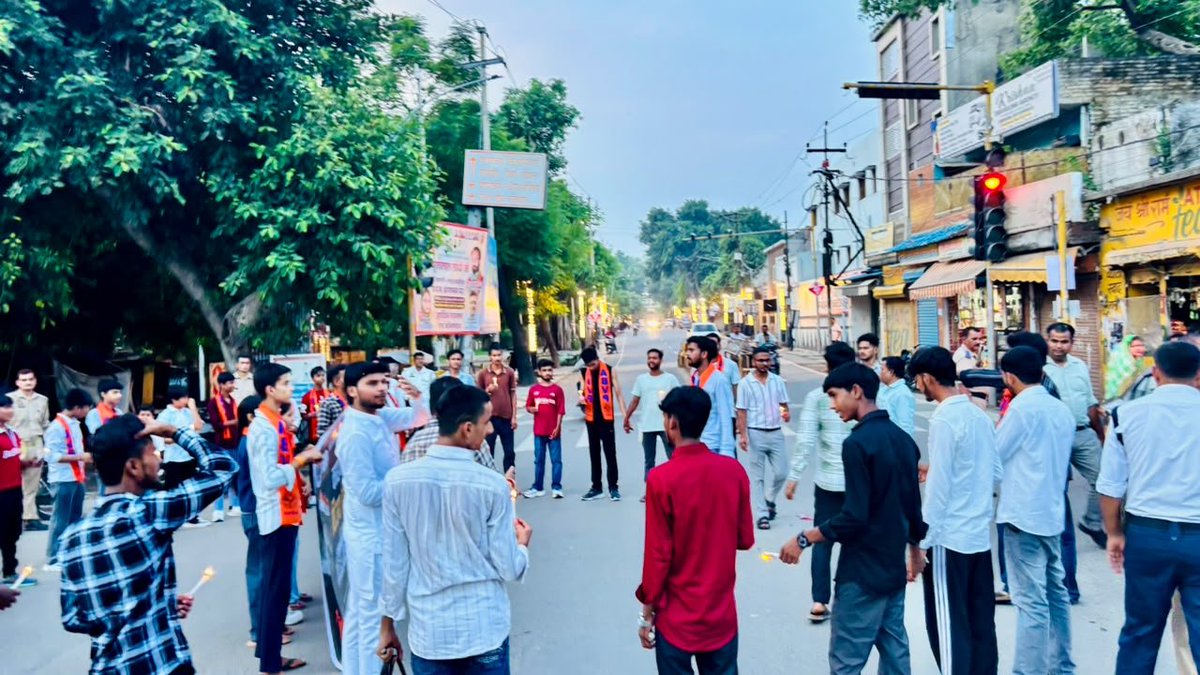 ABVPVoice's tweet photo. कारगिल विजय दिवस  के उपलक्ष्य में अखिल भारतीय विद्यार्थी परिषद ब्रज प्रान्त के विभिन्न जिलों में विजय मार्च का आयोजन किया गया।

#ABVPBraj https://t.co/wHKCKtZPxA