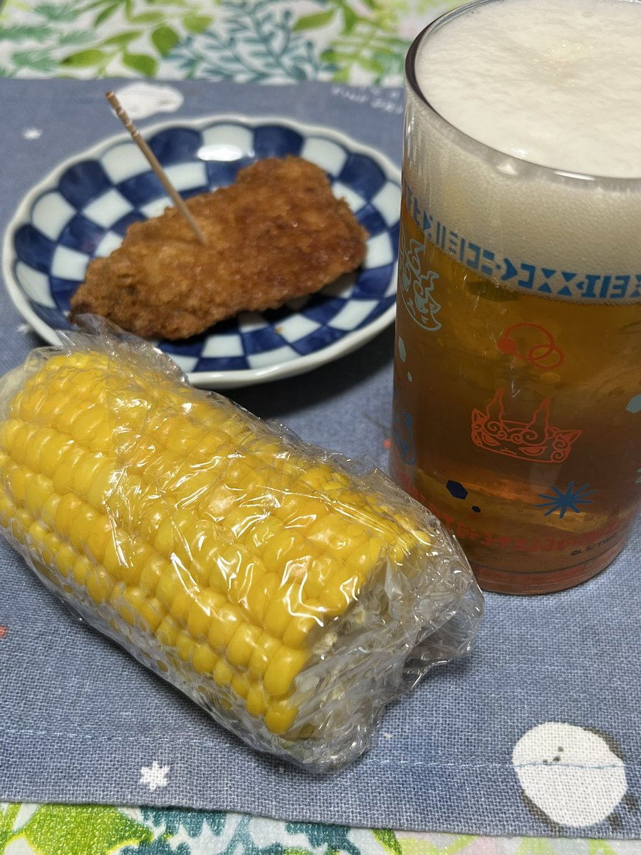 oyamada2002's tweet photo. 昨日のロールしないキャベツと
🌽♡
カンパーイ🍻✨✨✨ https://t.co/866Q5kcsTM