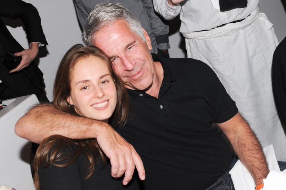 _MegaPolitics's tweet photo. Breaking:

New Epstein files show that Israeli PM Netanyahu requested Jeffery Epstein to delete his all emails and pics https://t.co/RRxcm5NdBb