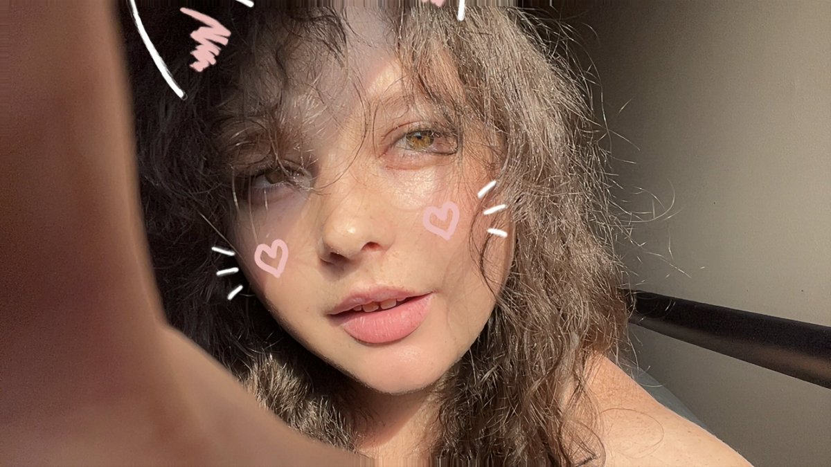 kirrassore's tweet photo. Meoowwww 🐱 should I get paw socks? #meow #cat #onlyfans #content https://t.co/vp5hROoCID