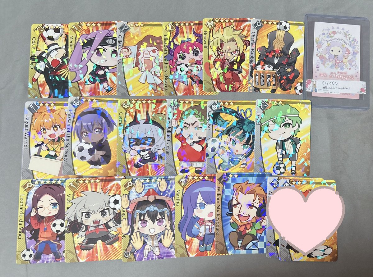 Kinakonomochimo's tweet photo. 【交換】
FGO FGOフェス 最終再臨展 カード ステッカー ポストカード 特典 

譲：画像1～8
去年のバイノーラル特典、TYPE-MOONフェアカード(左2枚はクリア)、サッカーカード、編成画面風カード、CBCポストカード

求：画像9～12

1番最後の画像に詳細書いてますので念の為ご一読ください🙇‍♀️ https://t.co/1GHyznFOTf