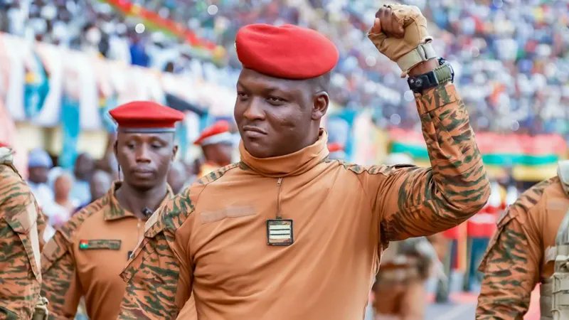 GWANJEZ's tweet photo. "We will break every tie that has kept us in slavery." Captain Ibrahim Traoré https://t.co/qPCZpEmb21