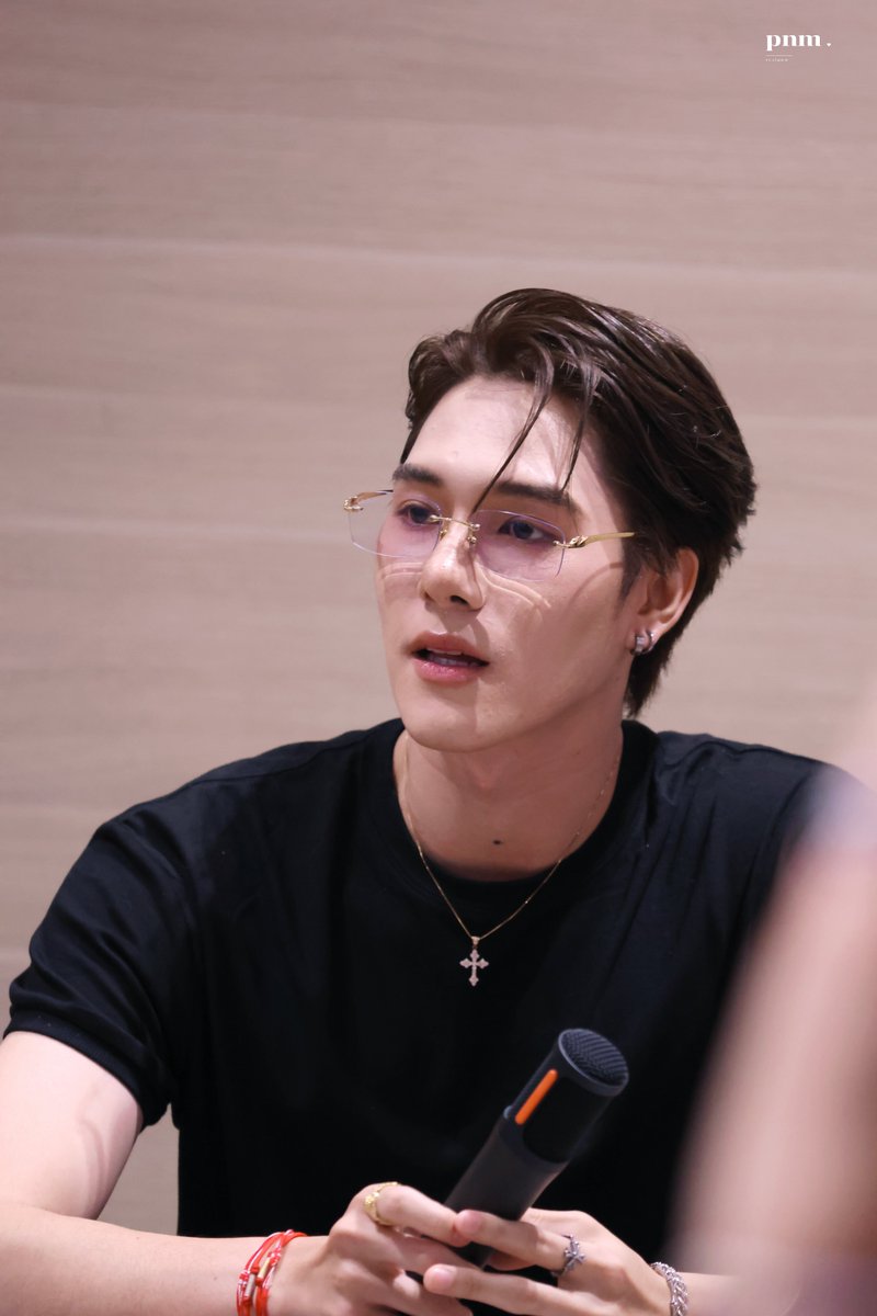 realpnm's tweet photo. ไม่ไหวอะ นานิหล่อมาก เกือบสิ้น ชอบ ใครทำผมให้ ทำอีกนะ 😭😭😭😭

SKYNANI SMYLENEONA FANSIGN

#งานมหกรรมนิยายนานาชาติ2026xSkyNani
⋆⌁ @Hirunkit_ ⌁ #hirunkit_ ˚ 𓈒 https://t.co/HgnXClEDyb