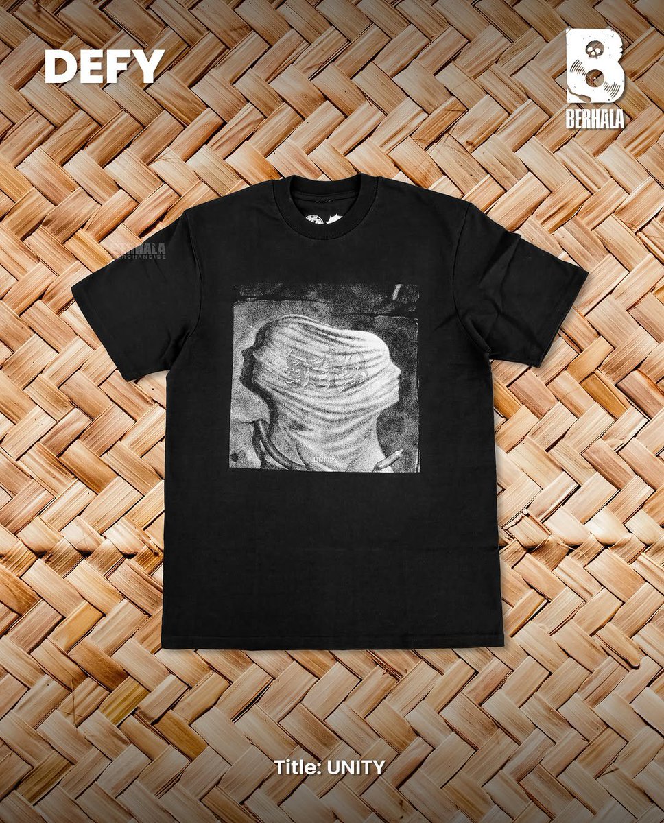 Berhalamerch's tweet photo. Ready Stock!
DEFY - Unity | T-shirt Black
🆓(Free Sticker)🆓

Official Merchandise | 1312% Original Merchandise!
Brand New | Limited Stock

The available sizes are in centimeters (LxP):
S (46x69)
M (50x73)
L (56x76)
XL (61x79)
XXL (64x82)

IDR 200.000 / USD 20 https://t.co/rLJkAsaO38