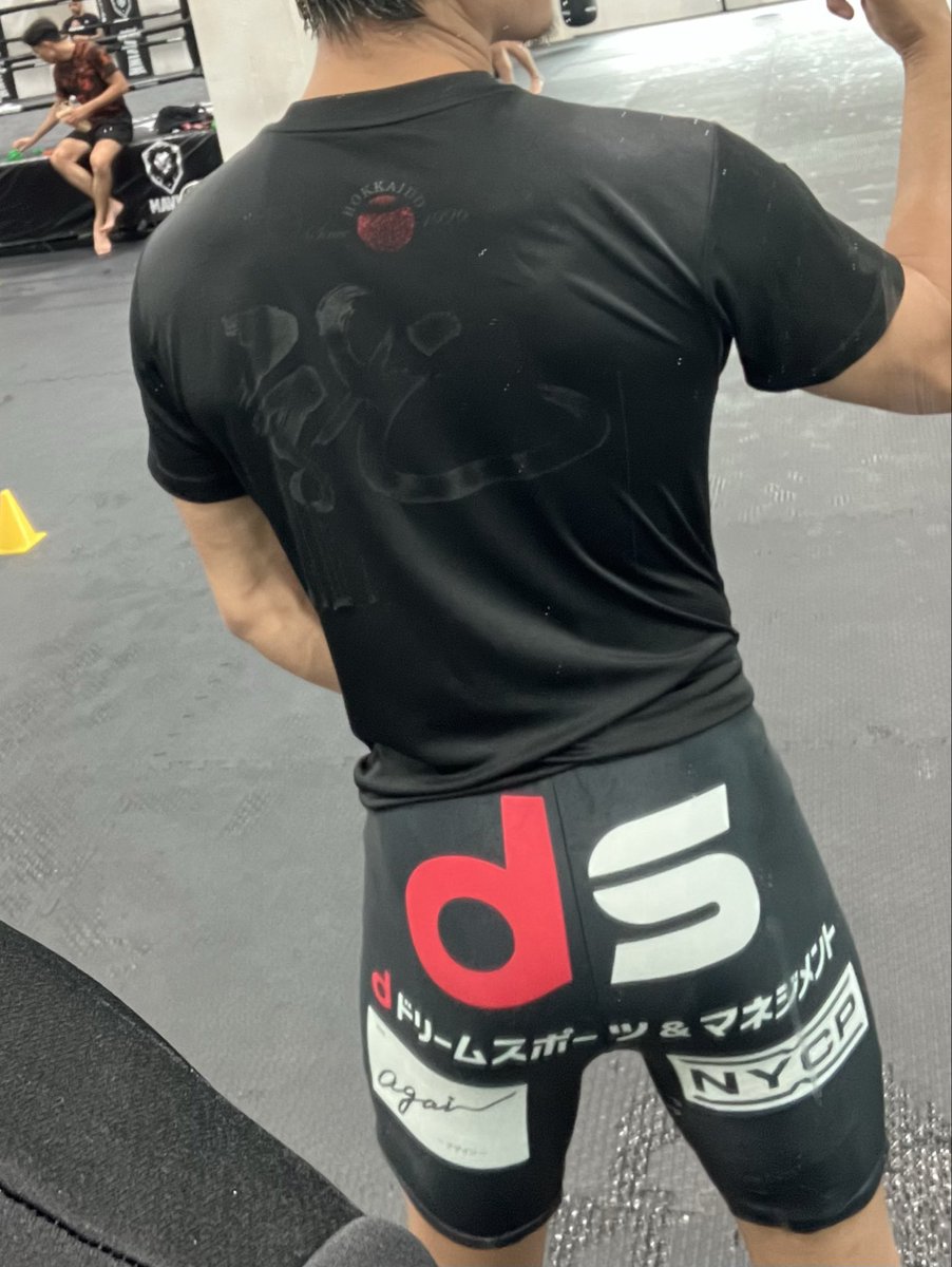 iinoy_05's tweet photo. 【タイ合宿　番外編】
こうしてタイへ来て、日々成長できる環境でトレーニングに打ち込めているのは、スポンサーの皆様のご支援のお陰です

心より感謝申し上げます
合宿もラストスパート
最後までやりきます！

コップンカップ🇹🇭🙏 https://t.co/LXJXHNKeGq