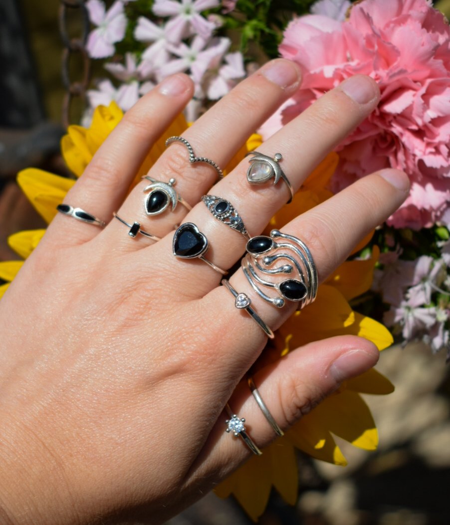 amanteboutique's tweet photo. I accidentally started a cult...

Of whimsical jewellery girlies ✨️🤭 https://t.co/WPxlENEq2i