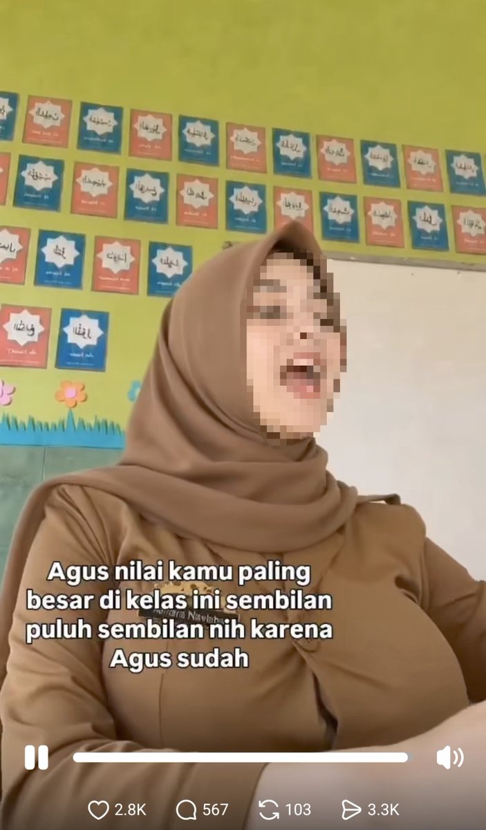 MiskinTV_'s tweet photo. 🙏Ini video real atau AI sih?

Sumpah meresahkan banget, apalagi di video2 yang ia unggah, ia seolah berprofesi sebagai guru. https://t.co/SHTtInGEZl