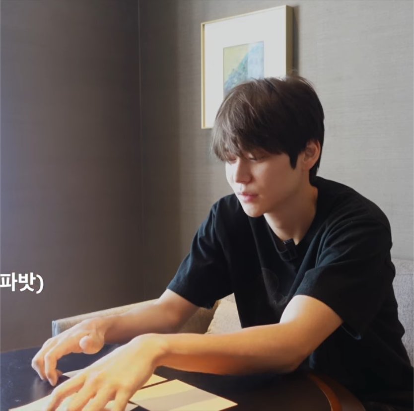 madgurlclub's tweet photo. นิสิตถาปัดแก้แบบส่งอาจารย์รอบที่ล้าน จารค้าบ ให้ผมผ่านเหอะค้าบ ไม่ได้นอนมาหลายวันละค้าบ https://t.co/UyyviUCgwE