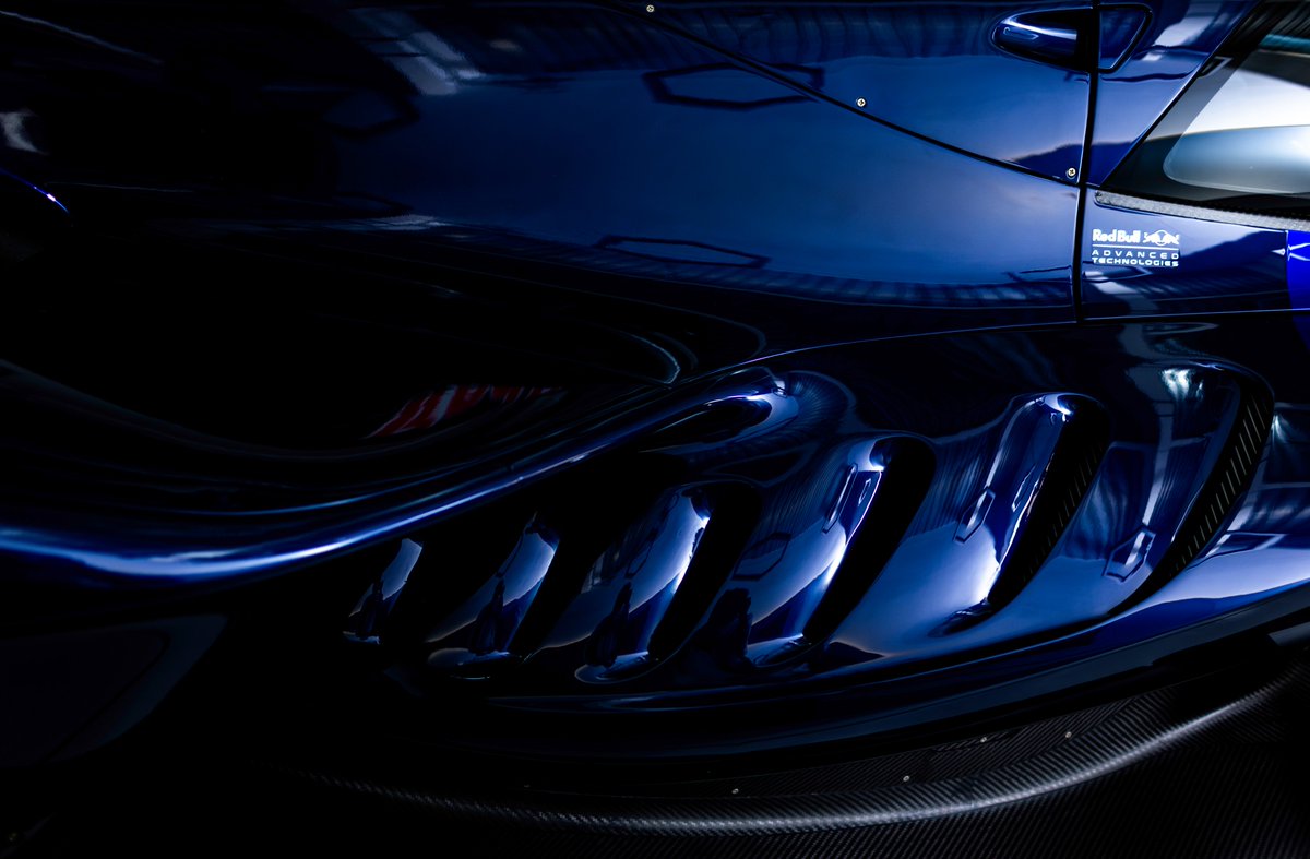 redbullracing's tweet photo. ✨ RB17 appreciation post ✨

#F1 || #RedBullRacing https://t.co/2qjPWT5GfY
