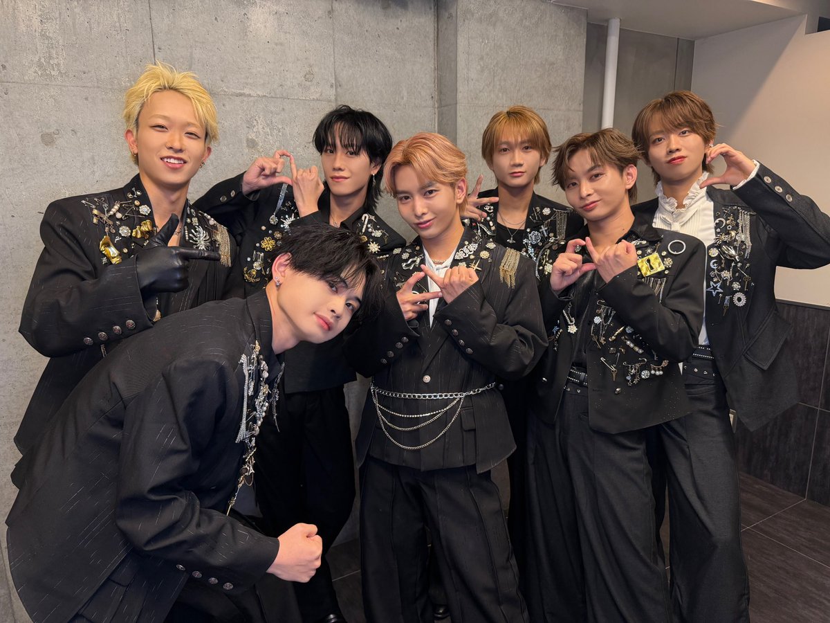 BANGERS_staff's tweet photo. ┈2026.07.29(水)┈

Bestted×BANGERS Special 2man Live
2マンライブありがとうございました！✨️

➫ NEXT LIVE
8/1(土)
SWISH 2026 summer OSAKA
📍大阪スクールオブミュージック専門学校

「好きだけどグッバイ」MV🎬
▷https://t.co/5iPqkROLl5
他楽曲はこちらから🎧
▷https://t.co/2OMoX6adx8

#BANGERS #BG7 
#BG7_好きだけどグッバイ