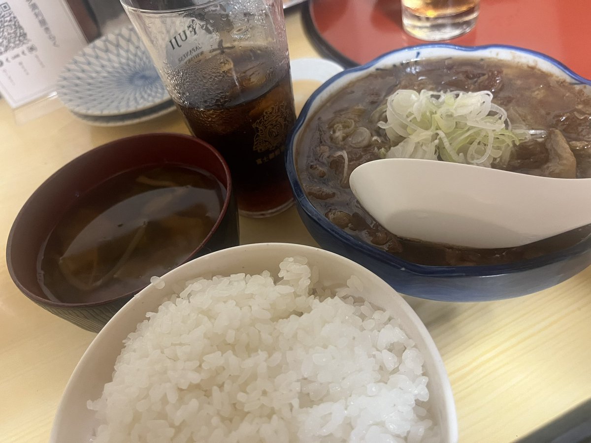 W_akabarezako's tweet photo. 前の職場で通いつめた定食屋1年ぶりくらいに来た。
入ってすぐマスターから｢久しぶり｣と言われて少し感動。

相変わらず日本一美味い定食屋。 https://t.co/WeNdJEk3mc