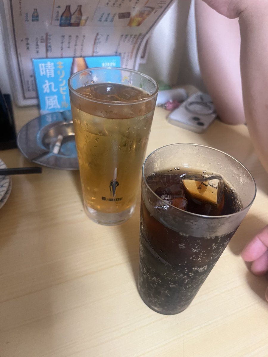 W_akabarezako's tweet photo. 前の職場で通いつめた定食屋1年ぶりくらいに来た。
入ってすぐマスターから｢久しぶり｣と言われて少し感動。

相変わらず日本一美味い定食屋。 https://t.co/WeNdJEk3mc