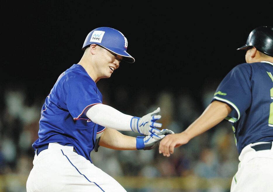 gnomotoke's tweet photo. 中日・細川成也が球宴MVP！現役ドラフト組では初、HRダービー優勝との同時受賞も初！！2発含む3安打3打点の大暴れで栄誉つかむ【オールスター】（中日スポーツ）-Yahoo!ニュース https://t.co/8N5N2rzuET

中日・細川成也外野手が2本塁打を含む3安打3打点の活躍で、MVPに選ばれた。 https://t.co/sc2pJzkykb