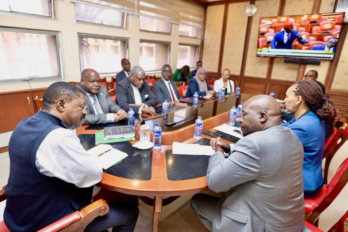 OAmollo's tweet photo. #Bunge; Together with Speaker Rt Hon Wetangula, &amp; Hon Murugara, was happy to welcome the Team from Amnesty, Mzalendo Trust &amp; IMLU, led by George Morara. We had fruitful deliberations, especially on Election related Laws &amp; preparedness, &amp; collaboration with National Assembly. https://t.co/TeIcKhhwOQ