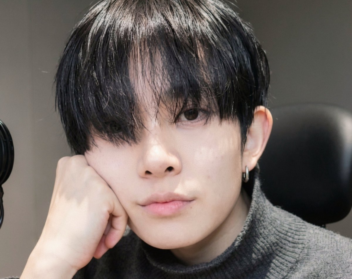 hs_evanie's tweet photo. 🩶🖤 https://t.co/FYX31r6yog