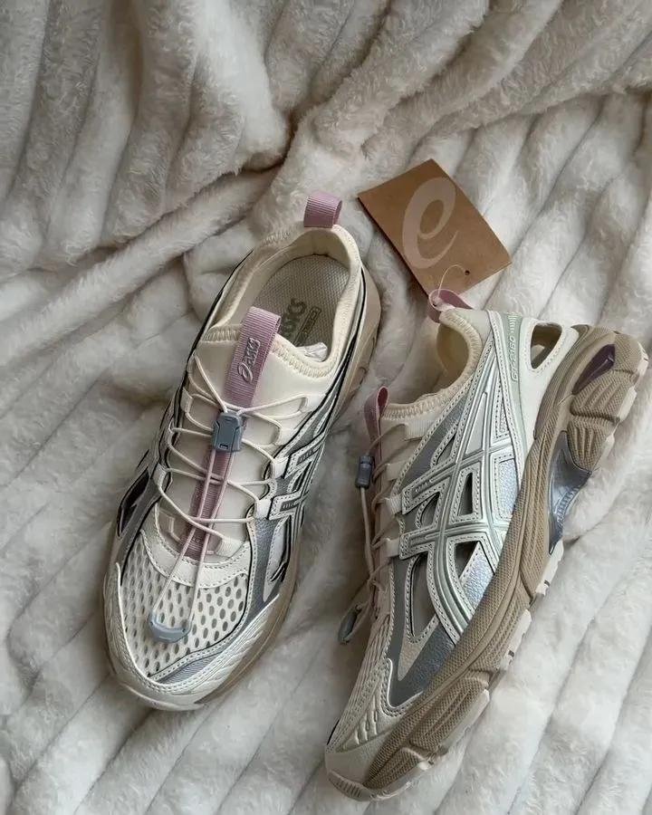 abtmishaw's tweet photo. WEHHH CAKEP GILA ASICS GT-2120 NI 😭💗 https://t.co/iVShQBj5cz