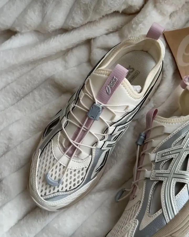 abtmishaw's tweet photo. WEHHH CAKEP GILA ASICS GT-2120 NI 😭💗 https://t.co/iVShQBj5cz