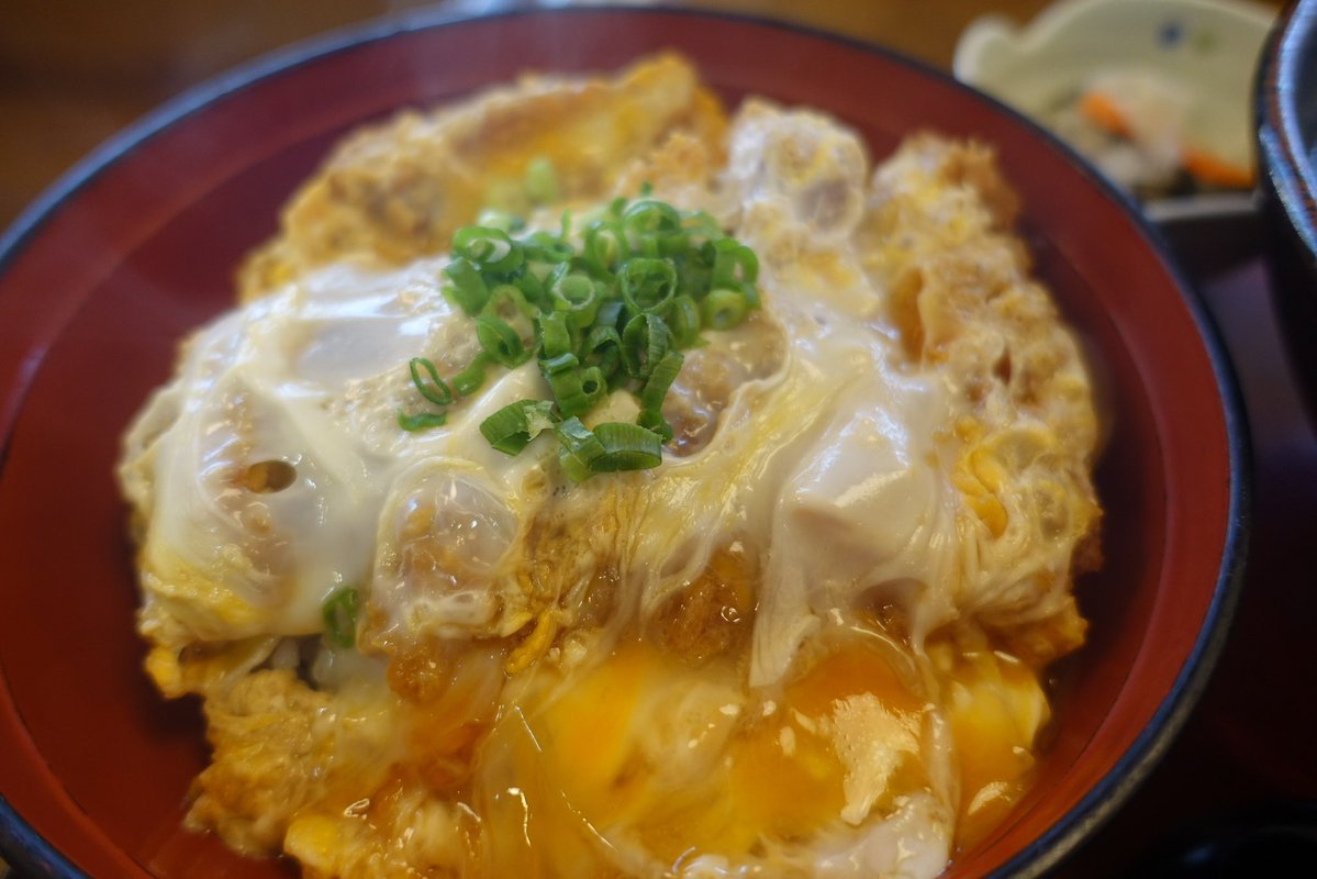 mtth59415973's tweet photo. #見た人もなにか無言でカツ丼をあげる https://t.co/9fOEGdeTTm