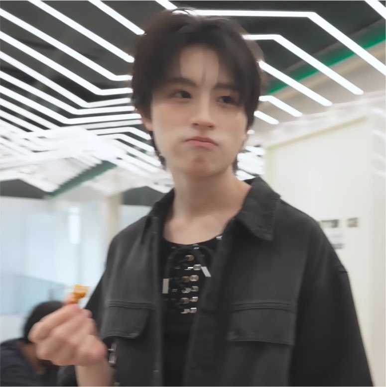 littl6gurly's tweet photo. รุ่นนี้คัยแย่งกิม งอน 10 ปีก็มะหาย 😾 https://t.co/AwN4i7u78w