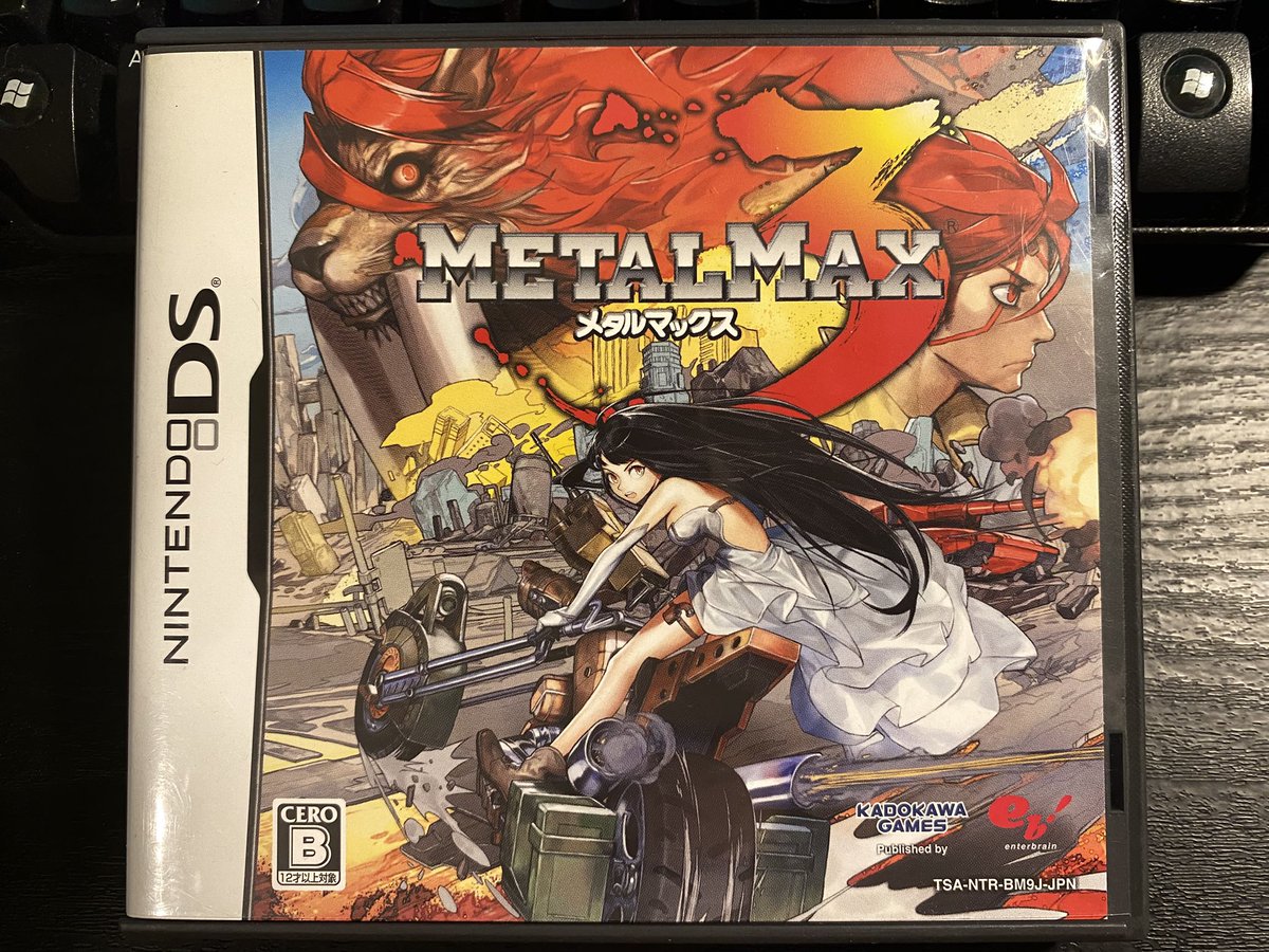 40th_usangoro's tweet photo. 今日7/29は #ニンテンドーDS で #メタルマックス3 (2010)が発売された日❗️㊗️16周年‼️
戦車と犬と人間のRPG。伝説の大破壊により荒野と化した近未来。蘇る死体、主人公は記憶を失っていた。記憶を求めて主人公は旅立つ🐕
WANTEDモンスターにマルチパーティで挑め❗️
ジャケ絵がカッコ良すぎる❗️🐰✨
#MM3 https://t.co/y2UhEZ44JE