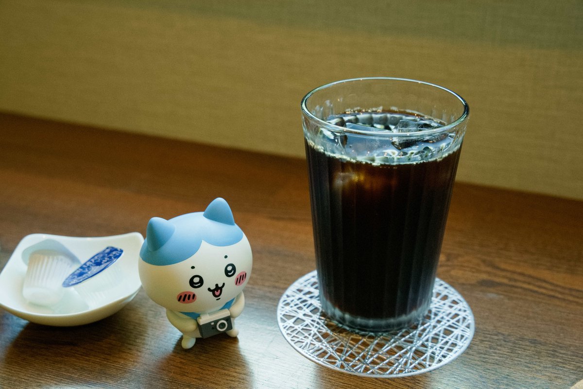 yoji6300's tweet photo. 市内喫茶店にて。

ねんどろいどええのぅ。
添えて撮るならこのくらいの大きさがいい。

#アルファホビー部
#カフェカメラ族　
#ホビ写 https://t.co/M1SehMyADw