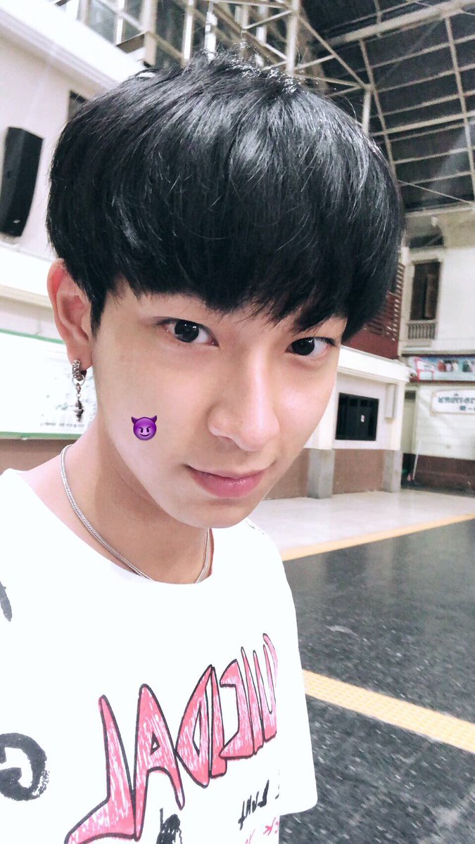 dailychimon's tweet photo. #ChimonWachirawit 
#ชิม่อนไงจะใครหล่ะ https://t.co/hfTNgJNE1U