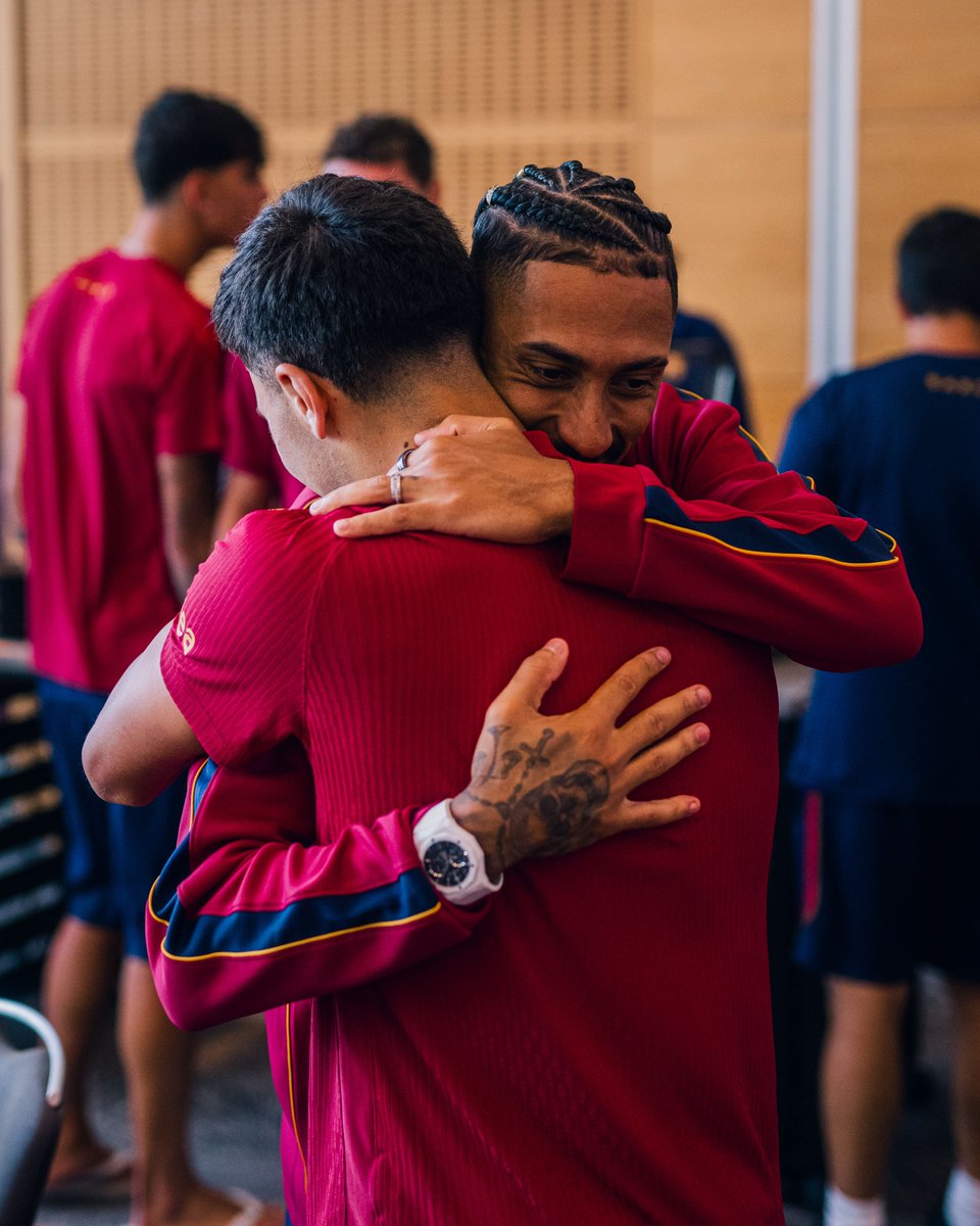 FCBarcelona_es's tweet photo. Qué alegría 😃 https://t.co/d2JYIisTdh