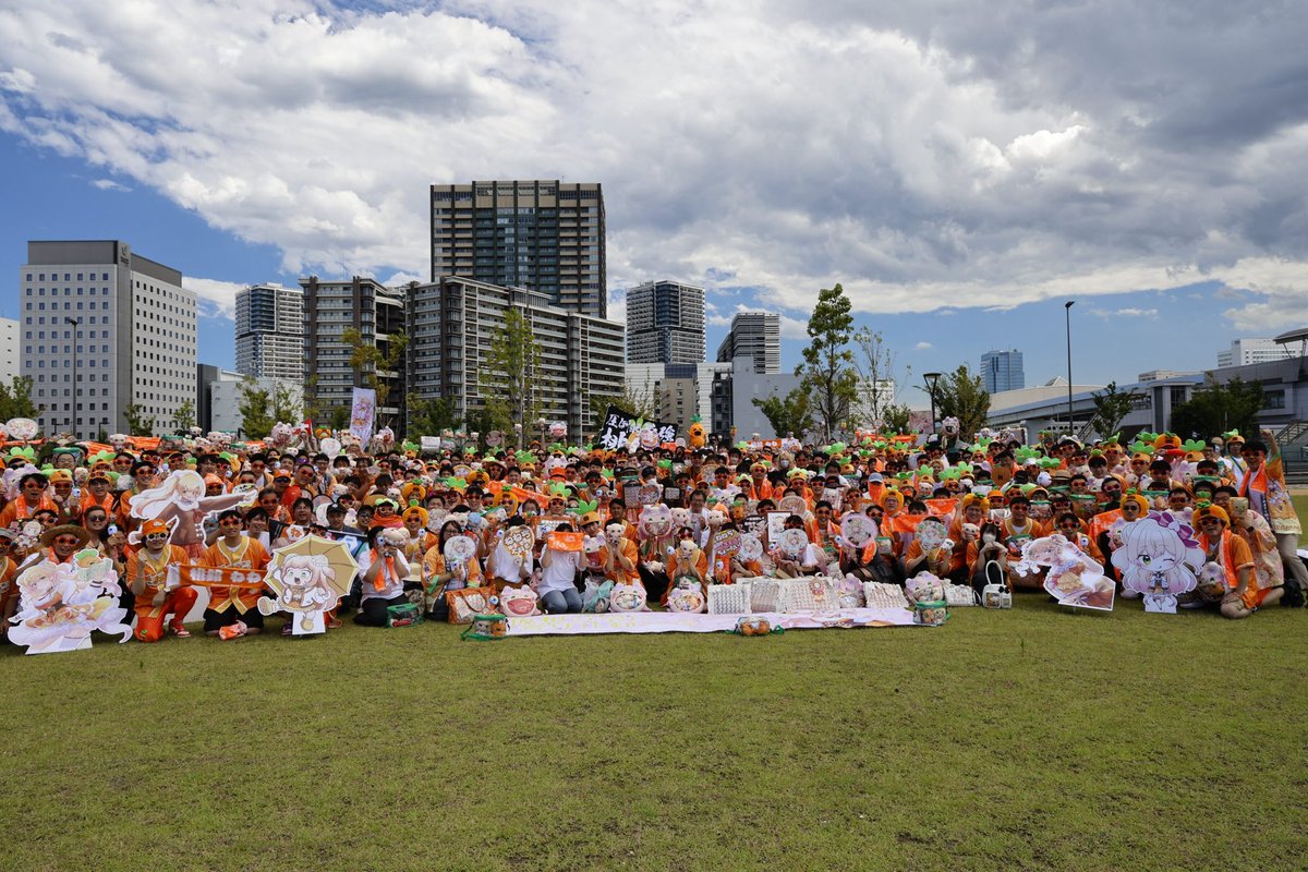 extraRei's tweet photo. 改めて本日は記念撮影にお集まりいただきありがとうございました！
写真も上げさせていただきます！

どこまでも輝くねねちの素晴らしいソロライブ！
そのよい思い出のひとつになっていれば幸いです
#ねね超開花 https://t.co/n72uoEgrQ5