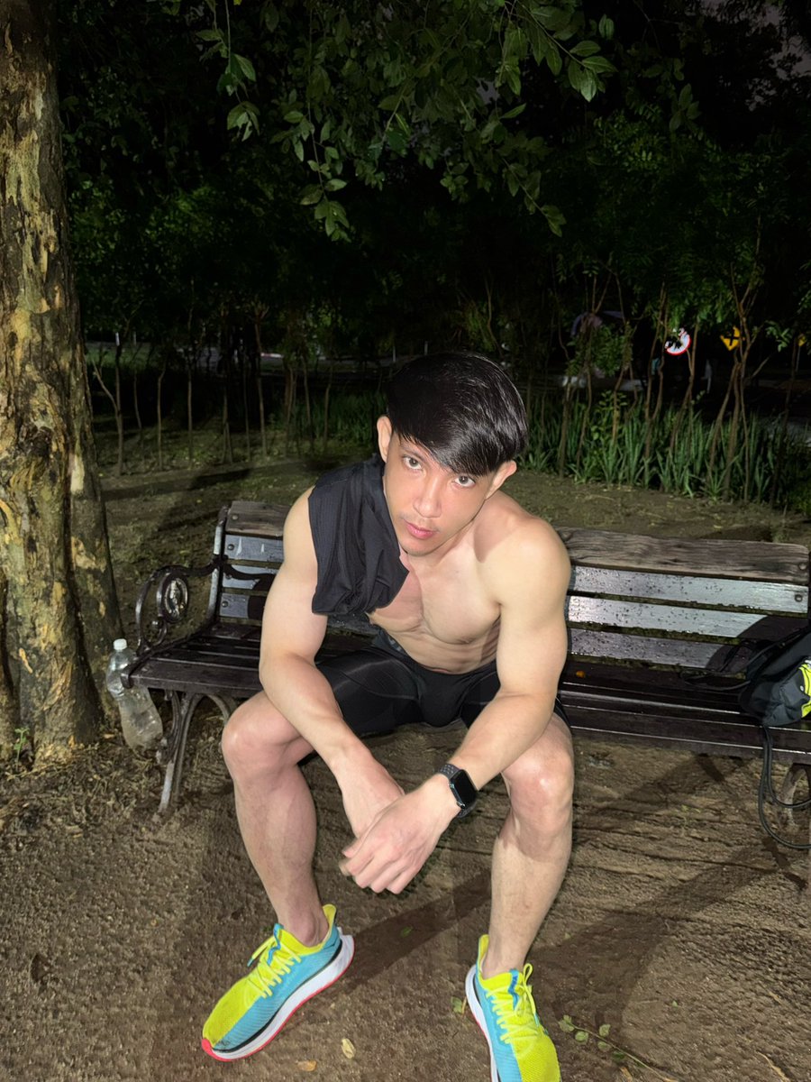 nuofficialx's tweet photo. เตรียมฟิตงานวิ่งอีก 2 เดือน 🏃🏻‍♂️‍➡️ https://t.co/xUIVXoxWQo