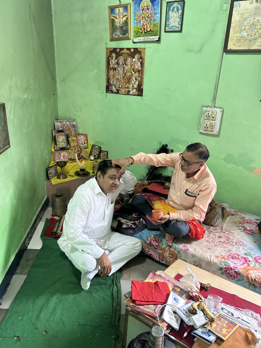 om_rexwal's tweet photo. गुरु पूर्णिमा के पावन अवसर पर सेहतपुर नजदीक शिव मंदिर भृगु ज्योतिष केंद्र के आचार्य पण्डित महेन्द्र कुमार कौशिक जी से मिलकर उनका आशीर्वाद लिया ।
#naharpar #sehatpur #Sector91 #BJPHaryana #phanindranathsharma #NayabSinghSaini #NayabSaini #BharatiyaJanataParty https://t.co/DHsMZH7Kzf