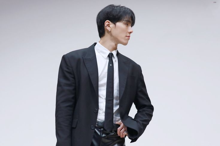 nunu__ym's tweet photo. 오늘은 제가 정말 좋아하는
애플뮤직 팬싸 셔누군 3주년입니다 https://t.co/iekQtMCUEz